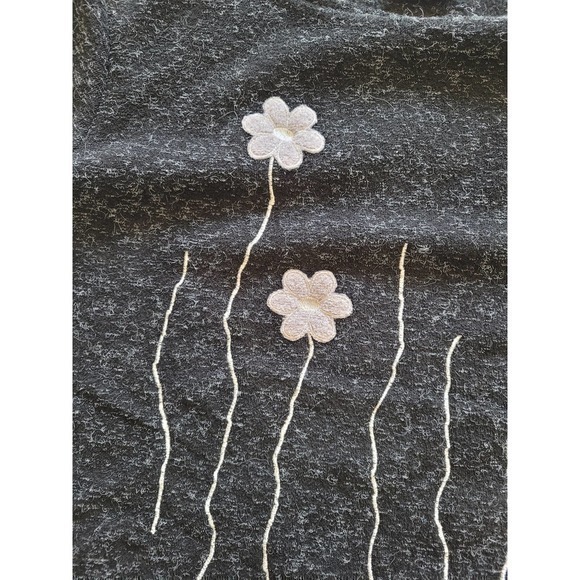 Avitano Heather Gray Floral Applique Long Sleeve Pullover Sweater - Picture 6 of 7